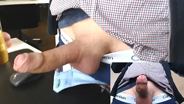 Snapshot of sperma_tributes chatting on 11/18/25, 07:57 sperma tributes online show from 11/18/25, 07:57