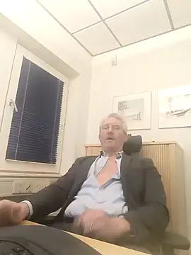 tom-swede online show from 01/07/25, 03:33