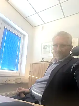 tom-swede online show from 03/18/25, 04:04