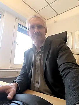 tom-swede online show from 10/21/25, 02:51