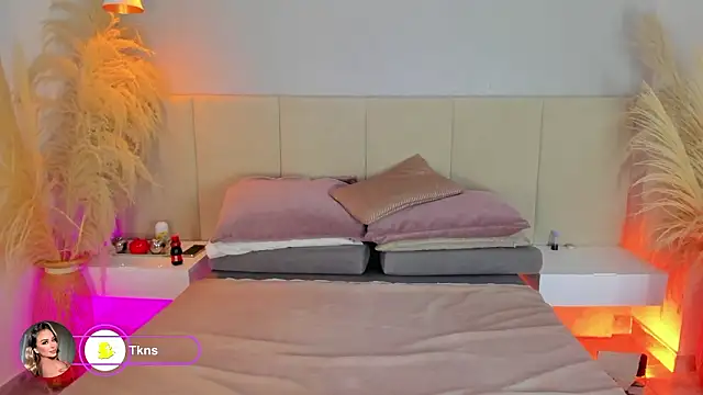 Snapshot of sofia_pamela chatting on 01/31/26, 07:11 sofia pamela online show from 01/31/26, 07:11