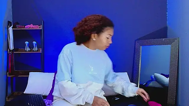 Snapshot of JadaRoberts chatting on 02/05/25, 12:38 JadaRoberts online show from 02/05/25, 12:38