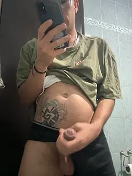 Magicerosxx69 online show from 11/03/25, 07:53