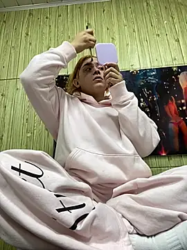 sara winehouse1 online show from 04/24/26, 03:53