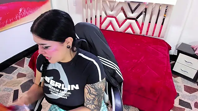 Snapshot of sara_winehouse1 chatting on 07/28/26, 02:13 sara winehouse1 online show from 07/28/26, 02:13