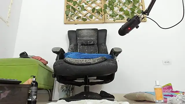 isa loves cum online show from 01/01/25, 08:56