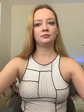 Snapshot of Radiants_two chatting on 12/13/24, 08:15 Radiants two online show from 12/13/24, 08:15