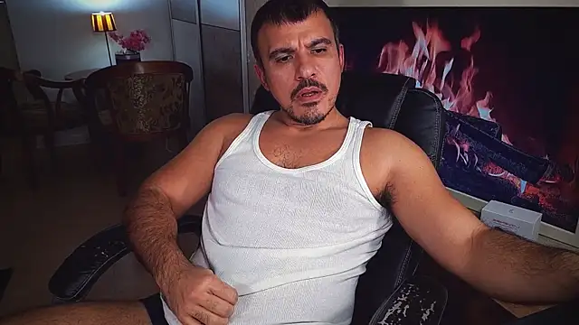 Snapshot of officeman7 chatting on 12/02/24, 05:15 officeman7 online show from 12/02/24, 05:15