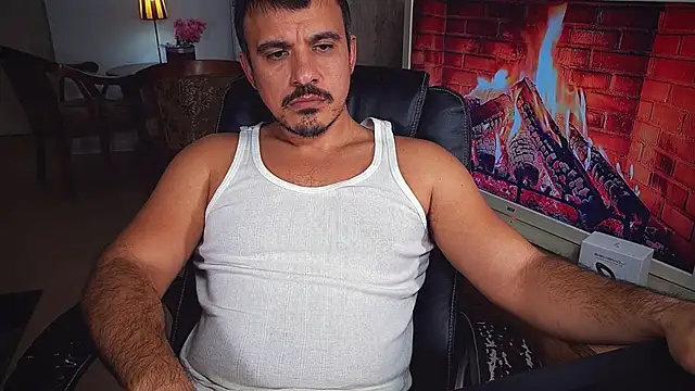 Snapshot of officeman7 chatting on 12/06/24, 08:29 officeman7 online show from 12/06/24, 08:29