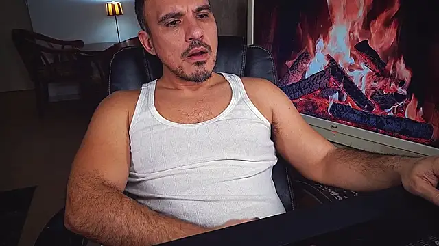 Snapshot of officeman7 chatting on 01/26/25, 05:02 officeman7 online show from 01/26/25, 05:02