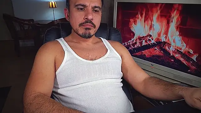 Snapshot of officeman7 chatting on 02/07/25, 05:07 officeman7 online show from 02/07/25, 05:07