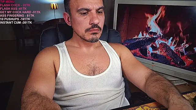 Snapshot of officeman7 chatting on 03/10/25, 05:39 officeman7 online show from 03/10/25, 05:39