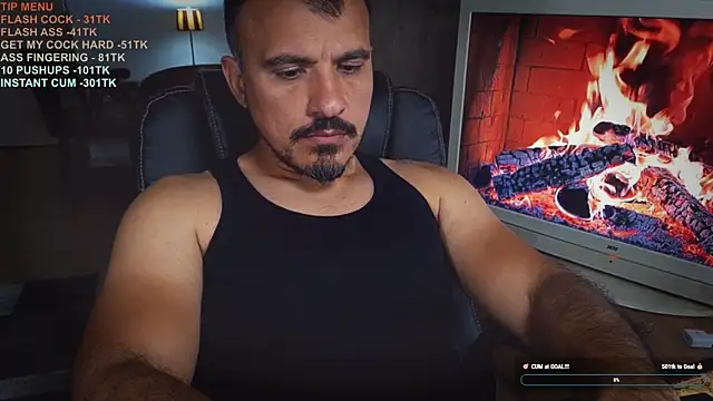 Snapshot of officeman7 chatting on 09/29/25, 04:56 officeman7 online show from 09/29/25, 04:56