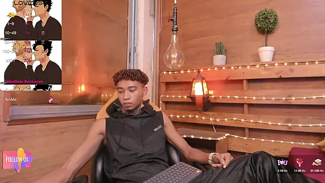 Snapshot of sexy_blacks_ chatting on 02/18/25, 11:33 sexy blacks online show from 02/18/25, 11:33