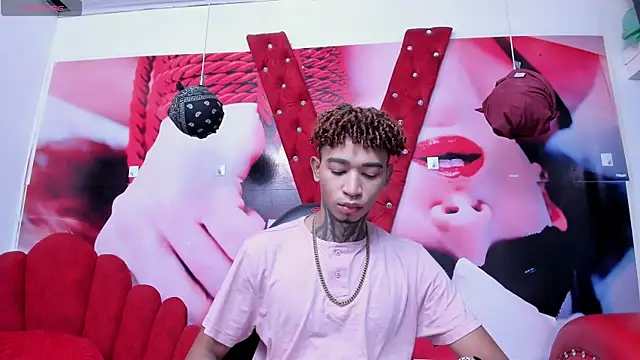 Snapshot of sexy_blacks_ chatting on 03/01/25, 11:17 sexy blacks online show from 03/01/25, 11:17