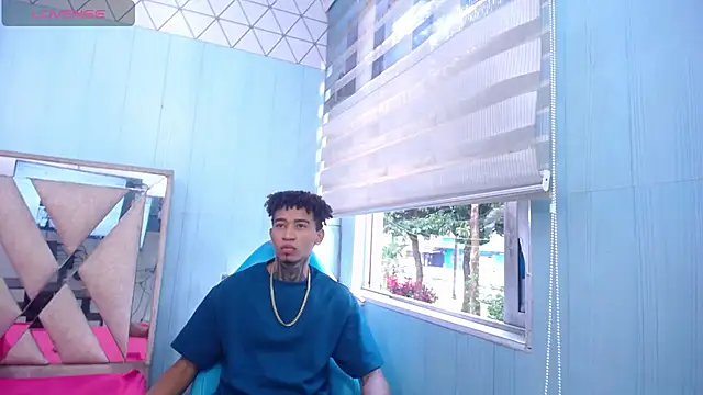 Snapshot of sexy_blacks_ chatting on 09/13/25, 12:05 sexy blacks online show from 09/13/25, 12:05