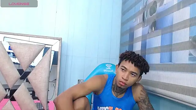 Snapshot of sexy_blacks_ chatting on 09/27/25, 11:15 sexy blacks online show from 09/27/25, 11:15