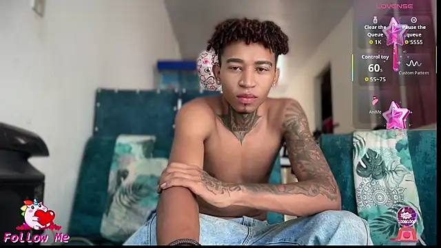 Snapshot of sexy_blacks_ chatting on 11/01/25, 01:13 sexy blacks online show from 11/01/25, 01:13