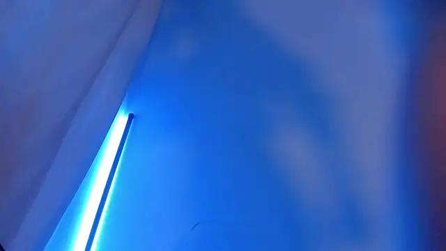 Snapshot of angeloflovee chatting on 12/15/25, 05:44 angeloflovee online show from 12/15/25, 05:44