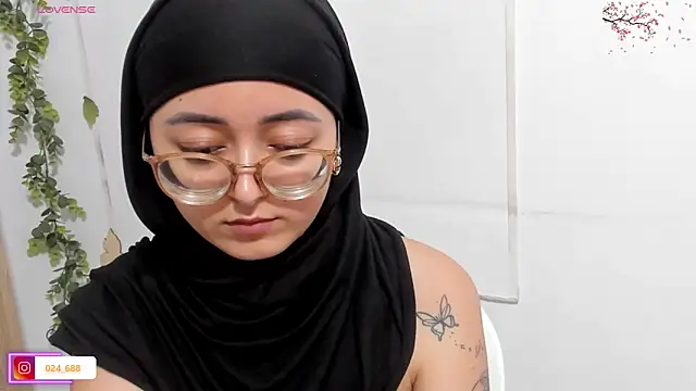 Snapshot of aysel_elid chatting on 06/08/26, 01:28 aysel elid online show from 06/08/26, 01:28