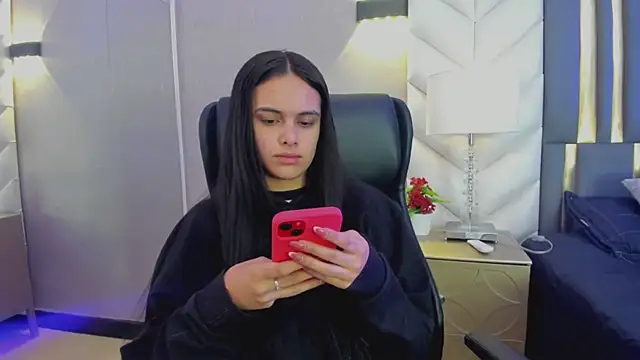 ChloeHarper  online show from 04/14/26, 11:49