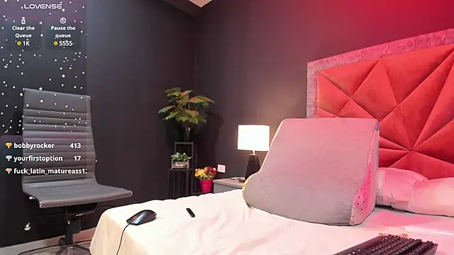 mia milff online show from 01/30/25, 10:08