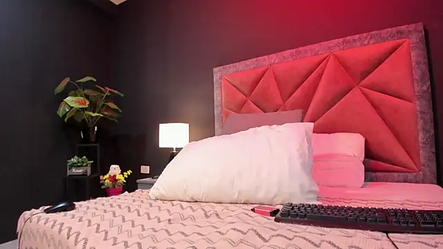 mia milff online show from 03/12/25, 11:44