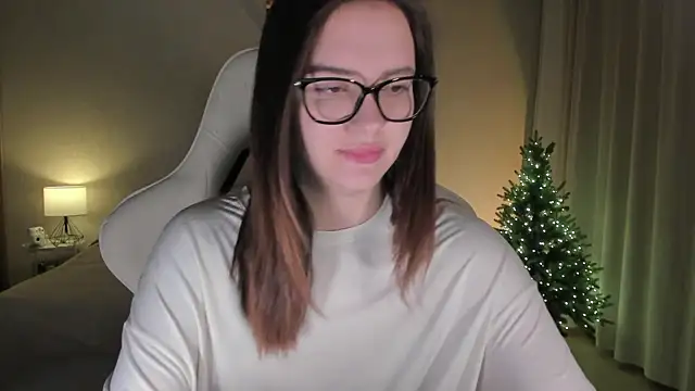 Sonia moon  online show from 12/28/24, 01:18