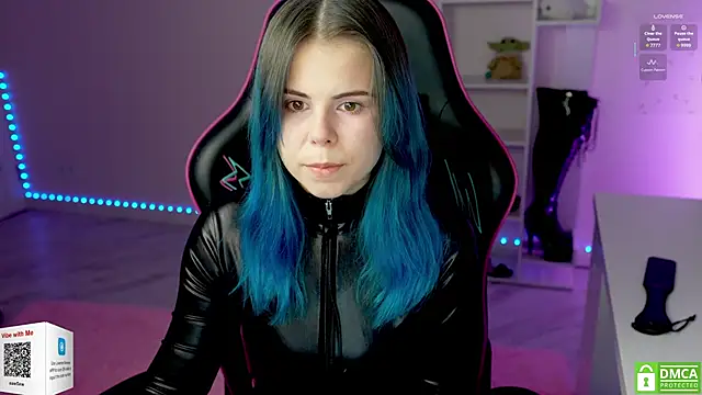 Latex Kitty online show from 11/24/25, 03:01