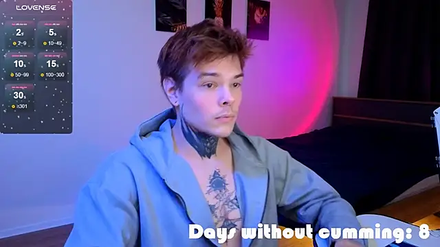 Snapshot of DENIS_HERE chatting on 12/19/25, 11:28 DENIS HERE online show from 12/19/25, 11:28