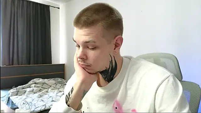 DENIS HERE online show from 05/21/26, 10:44