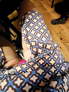 Exhibitionsplit online show from 03/04/25, 11:19