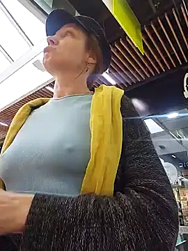 Exhibitionsplit online show from 03/13/25, 04:23