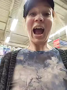 Exhibitionsplit online show from 11/26/25, 03:57