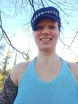 Exhibitionsplit online show from 12/14/25, 01:49