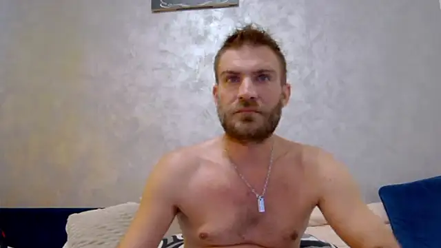Snapshot of 10in_deluxe chatting on 09/20/25, 06:03 10in deluxe online show from 09/20/25, 06:03