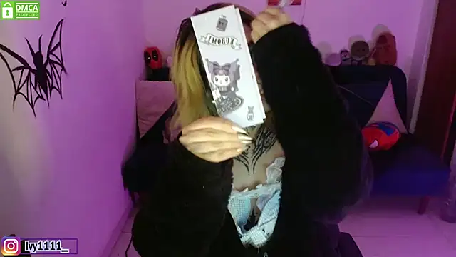 Ivy1111 online show from 11/11/25, 04:12