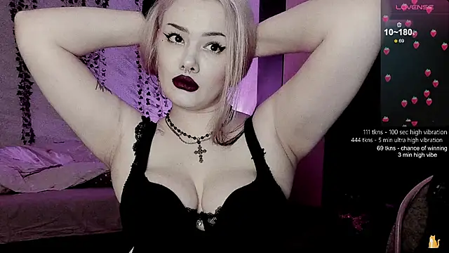 strawberry elfcat online show from 02/15/26, 09:33