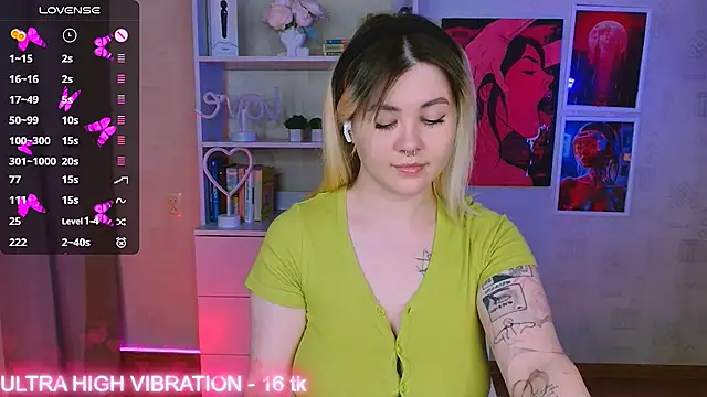 cutie mili online show from 02/13/25, 04:43