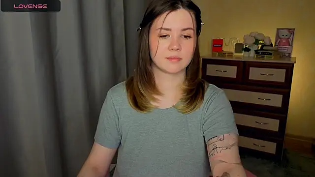 cutie mili online show from 04/25/26, 10:40