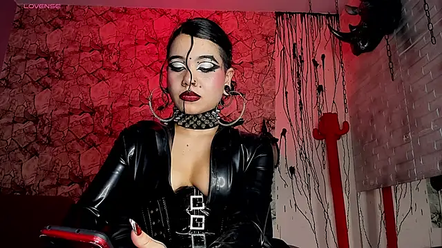 Snapshot of irregular_fetish_ chatting on 12/12/24, 04:04 irregular fetish online show from 12/12/24, 04:04