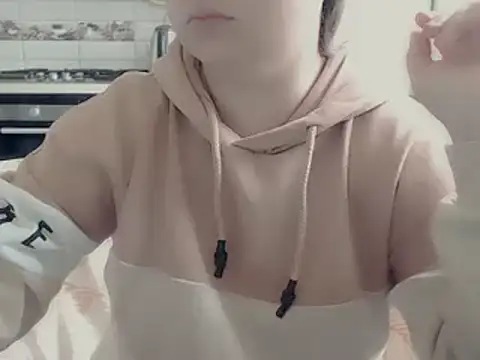 Snapshot of whiteFlower chatting on 12/03/24, 11:01 whiteFlower online show from 12/03/24, 11:01