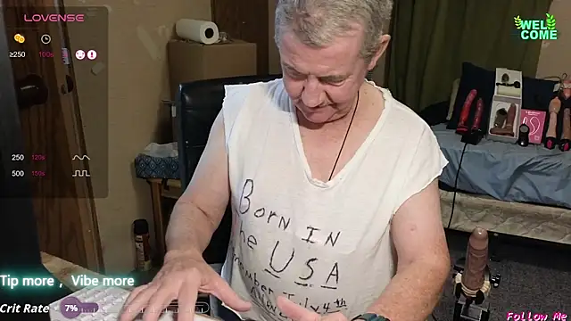 Snapshot of oldnew-63 chatting on 11/29/25, 02:03 oldnew-63 online show from 11/29/25, 02:03