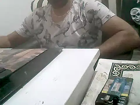 Snapshot of MezaRDanOnLineee chatting on 03/01/25, 10:42 MezaRDanOnLineee online show from 03/01/25, 10:42