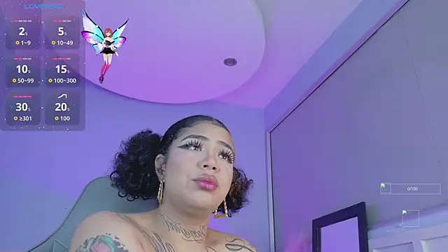 foxxy-lov3 online show from 10/16/25, 12:06