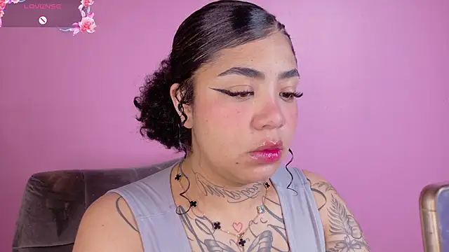 foxxy-lov3 online show from 03/13/26, 12:12