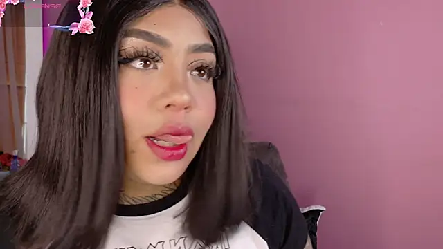 foxxy-lov3 online show from 04/07/26, 02:39