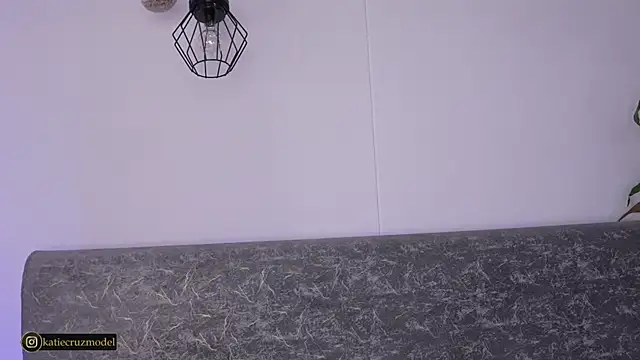 Snapshot of katie_cruz chatting on 12/20/25, 10:33 katie cruz online show from 12/20/25, 10:33