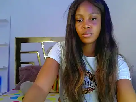 Snapshot of DayanaWood chatting on 11/11/25, 02:39 DayanaWood online show from 11/11/25, 02:39