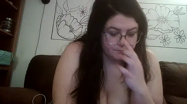 Snapshot of creativescholar1992 chatting on 03/16/25, 10:20 creativescholar1992 online show from 03/16/25, 10:20